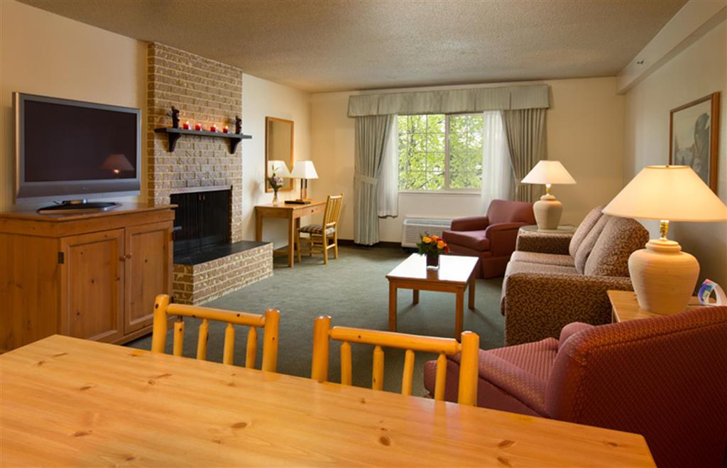 Coast Inn at Lake Hood - photo 7