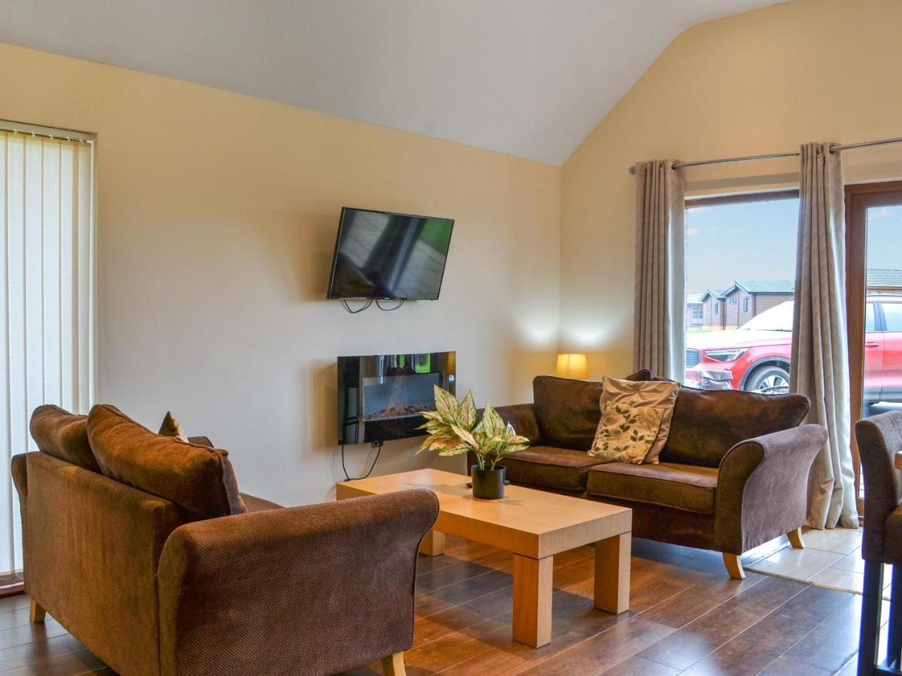 Jasmine Lodge — 4-Star Luxury Hotel in Kingston Upon Hull, United Kingdom