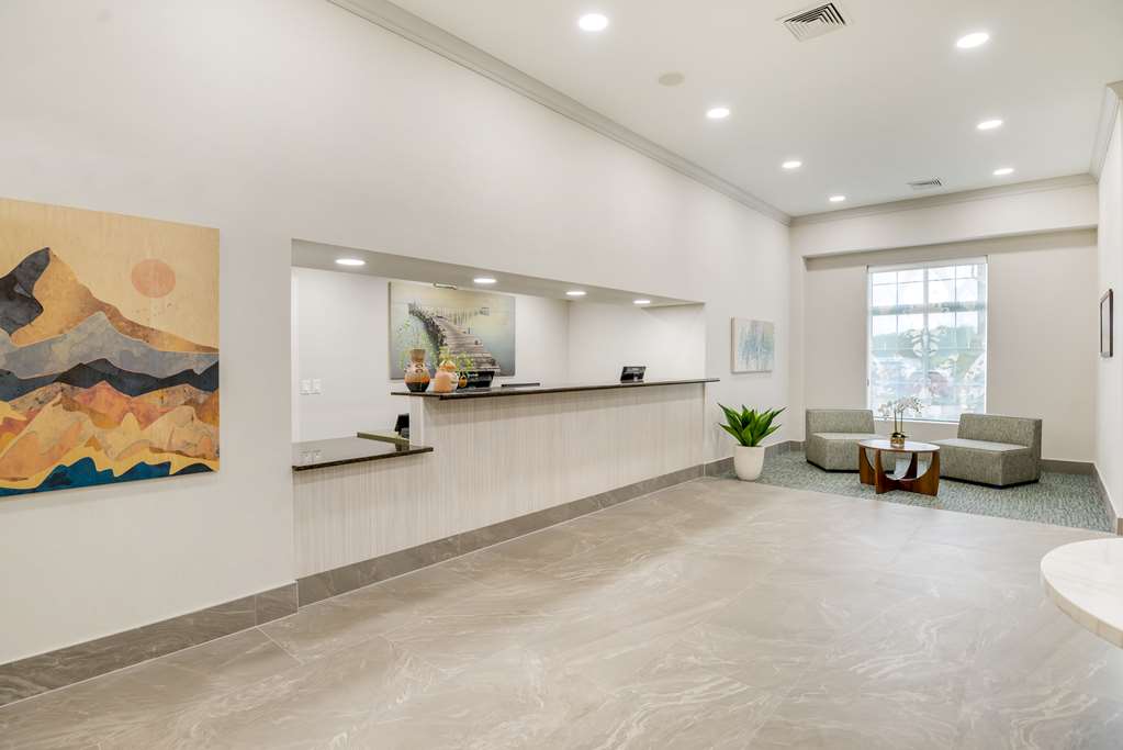 Best Western Plus Crossroads Inn & Suites - photo 3