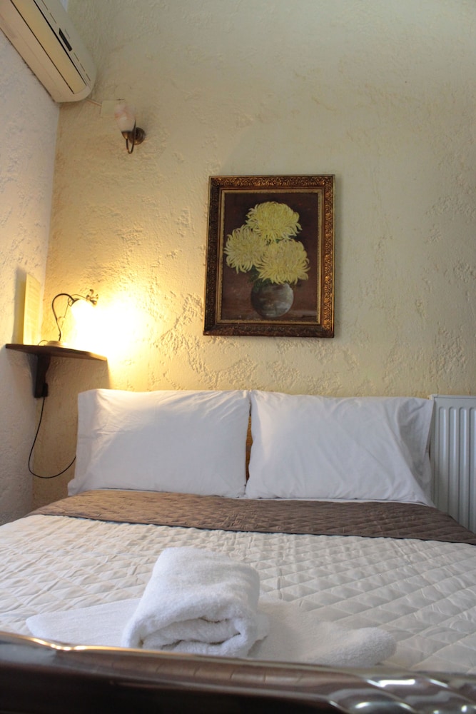 Keramos in Zaros, Greece