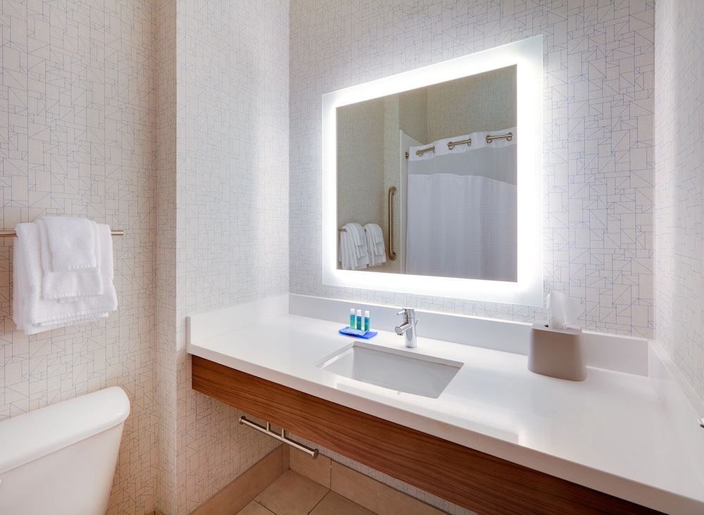 Holiday Inn Express & Suites Burleson Ft. Worth by IHG - photo 11
