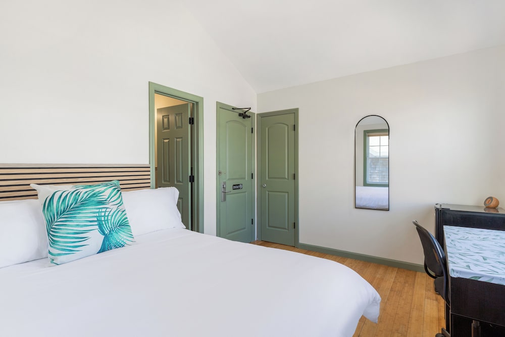The Palms Hotel Fire Island - photo 11
