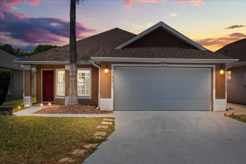 3 Bedrooms 2 Bathrooms Bridgewater 142hl — Davenport