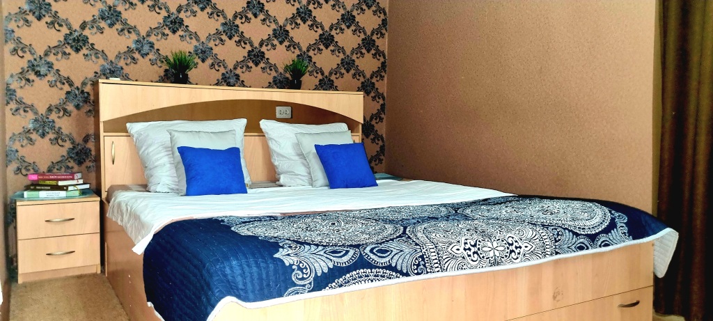 Hampton Inn by Hilton Tehachapi - carbon neutral hotel in Tehachapi