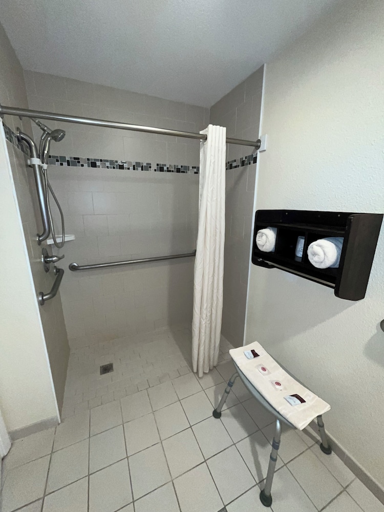 Oregon Trail Inn and Suites - photo 17