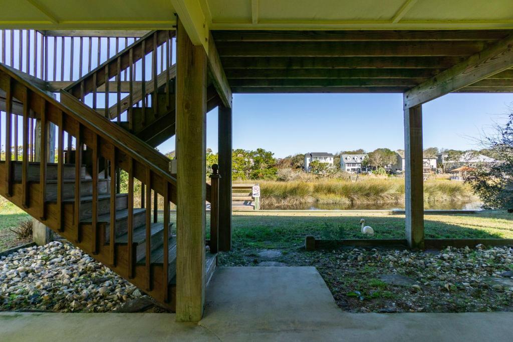 See Otter by Oak Island Accommodations - photo 18