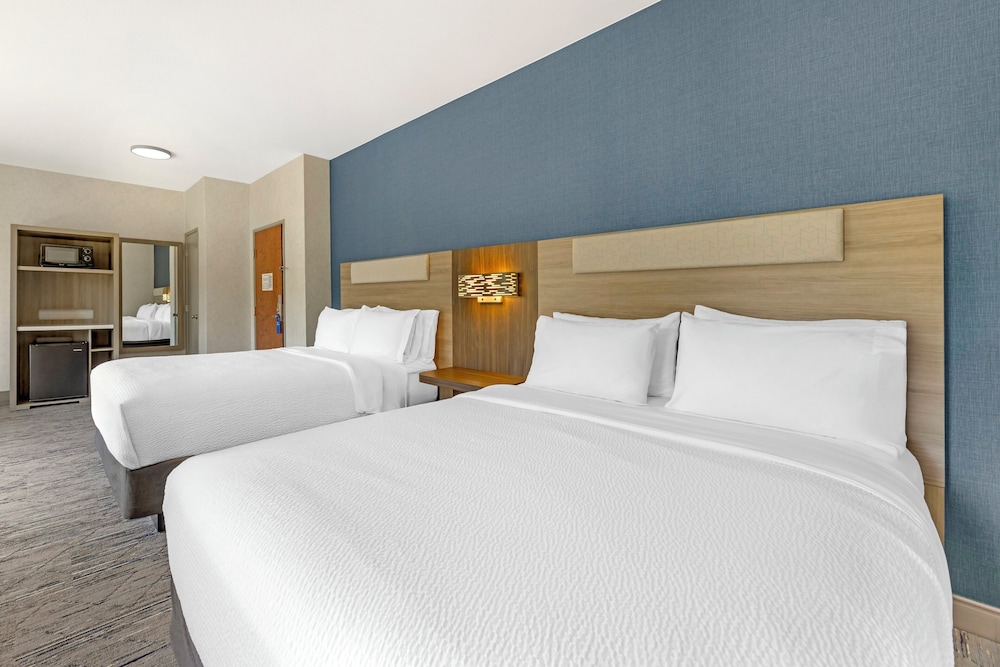 Holiday Inn Express & Suites Astoria by IHG - photo 21