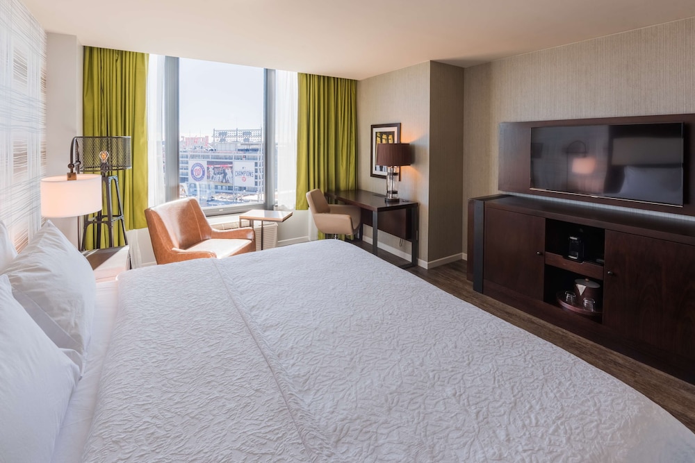 Hampton Inn & Suites Washington DC Navy Yard - photo 16