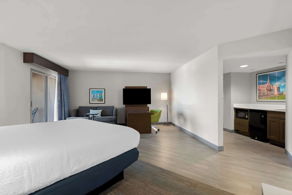 Hampton Inn & Suites Phoenix Gilbert - photo 33