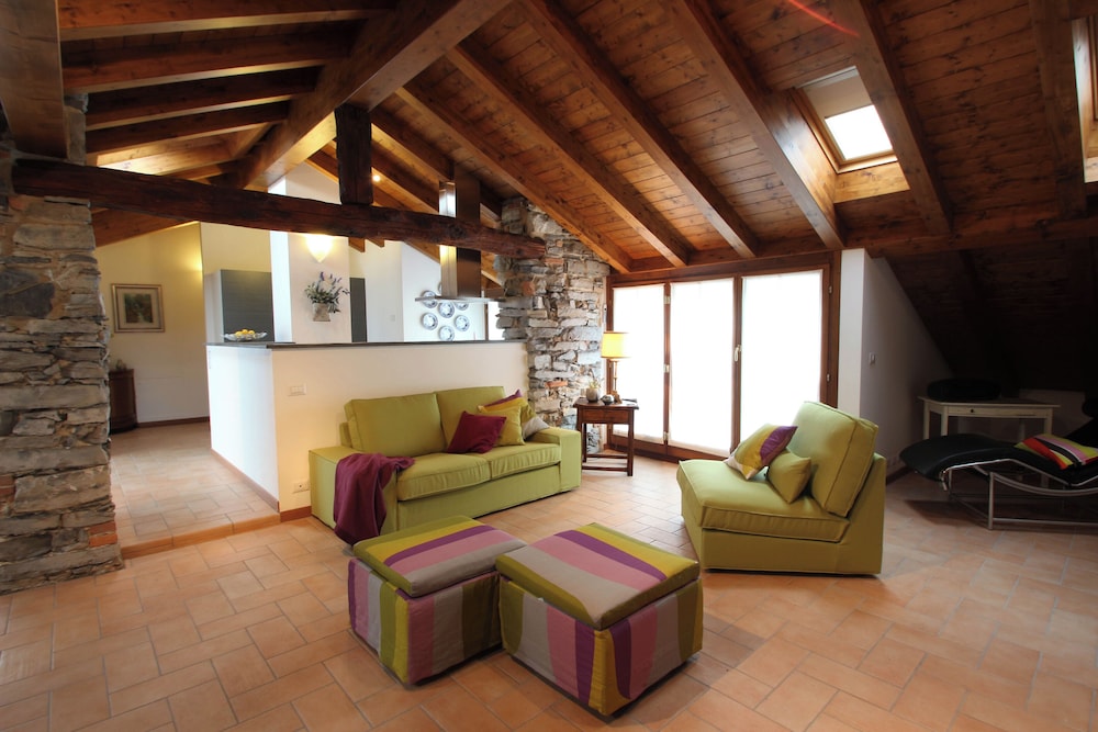 Snug Nest — 4-Star Luxury Hotel in Como, Italy