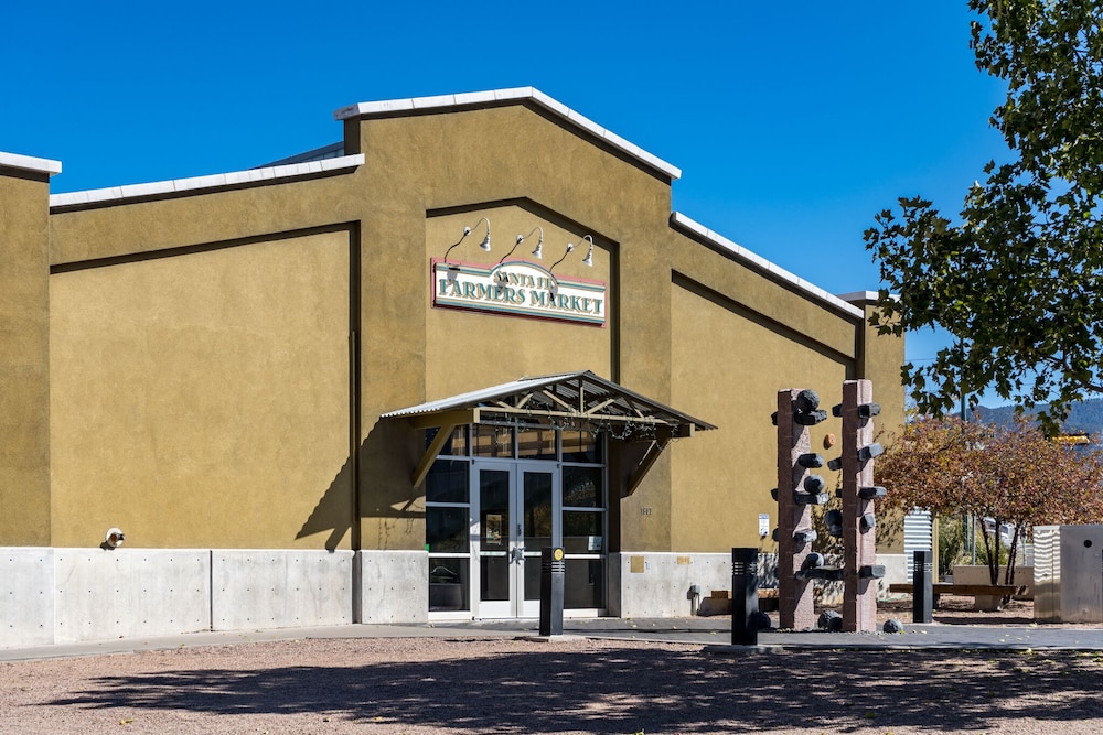 Casa Kearney Holiday Home — 5-Star Luxury Hotel in Santa Fe, United States