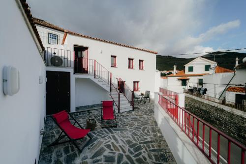Uva Douro Houses Casa Santana — 4-Star Luxury Hotel in Sao Joao Da Pesqueira, Portugal