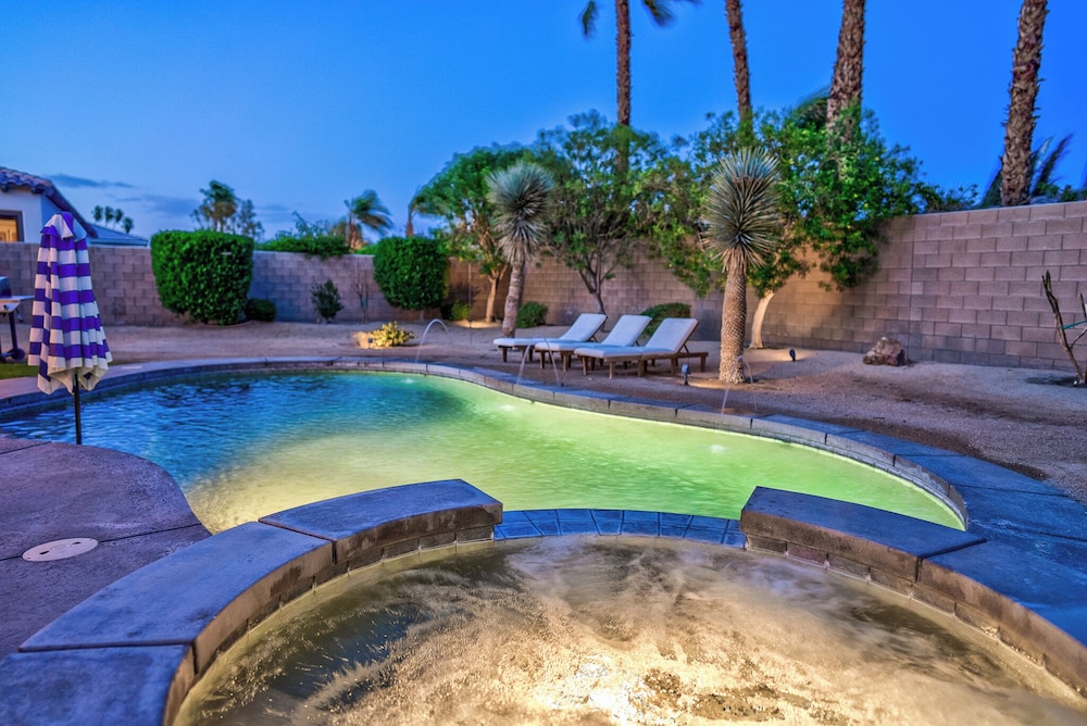 Luxury Resort Style Living w Pool & Jacuzzi - photo 34