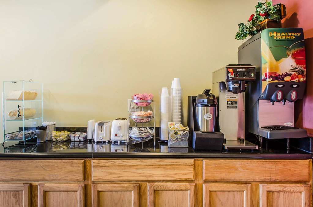 Rodeway Inn Shippensburg I 81 - photo 22