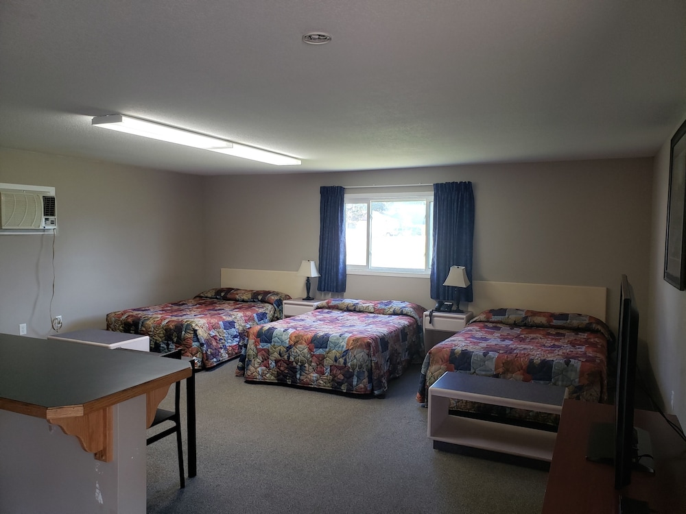 Lamplighter Inn — Three Hills — photo 2