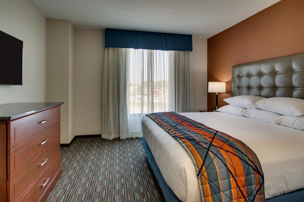 Drury Inn & Suites Iowa City Coralville - photo 21