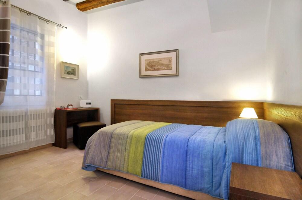 Ca'dorina — 4-Star Luxury Hotel in Venice, Italy
