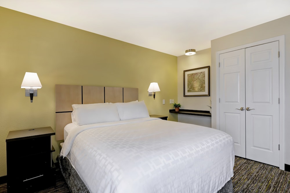 Candlewood Suites Indianapolis South an IHG Hotel - photo 4