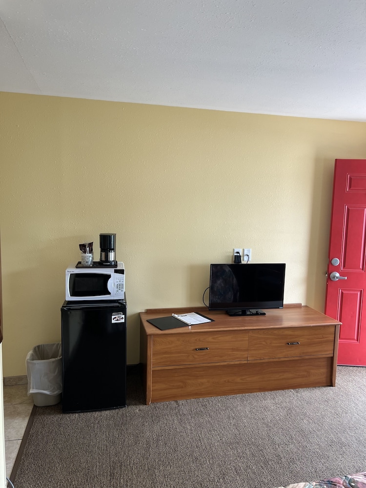 All Star Inn & Suites - photo 85