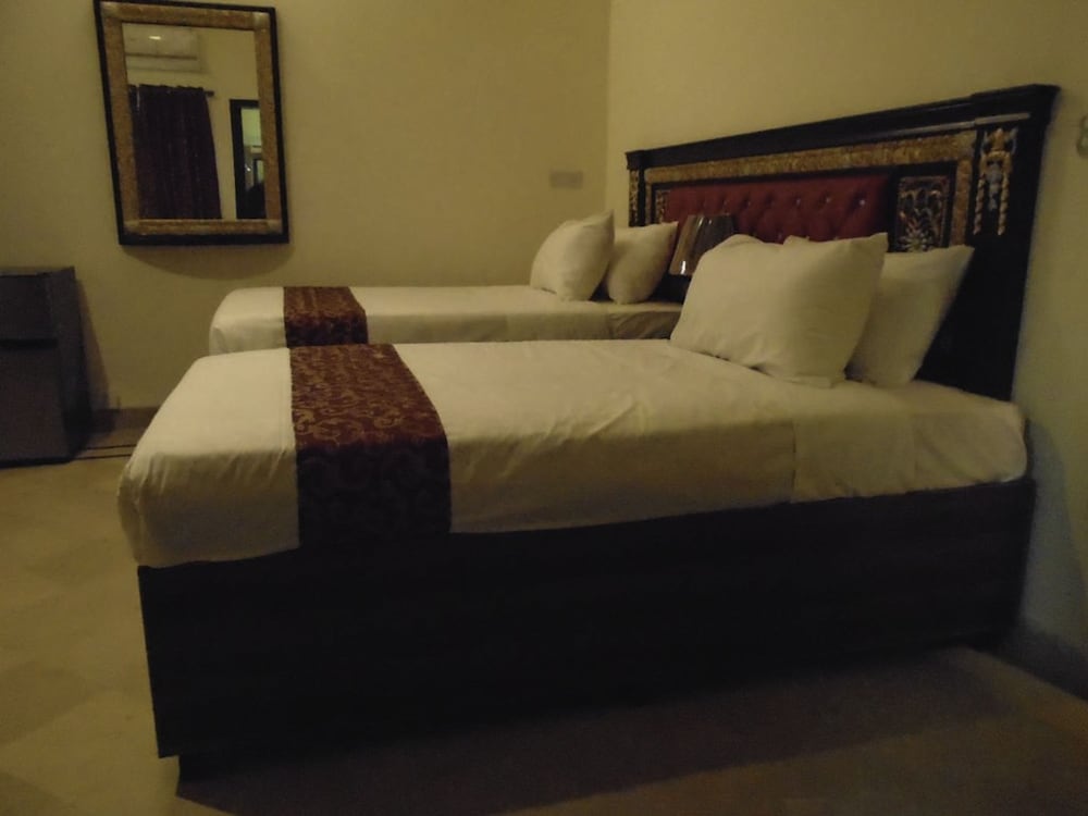 Lotus 1 Hotel - last minute hotel in Lahore