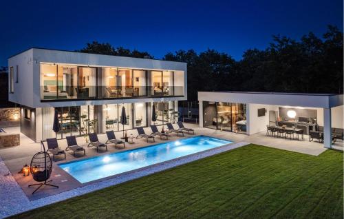 Amazing Home In Modrusani With Sauna — 5-Star Luxury Hotel in None, Croatia