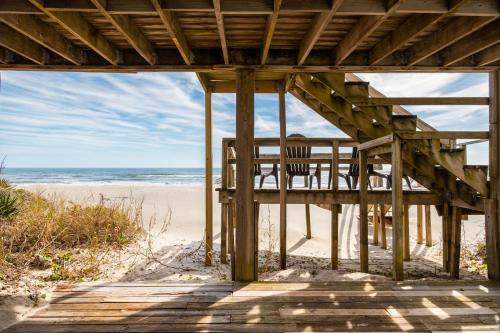 Cuddlefish by Oak Island Accommodations - photo 36