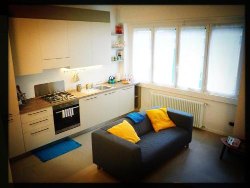 SMILE HOUSE. Intero trilocale 15 min. dal Centro — 4-Star Luxury Hotel in Milan, Italy