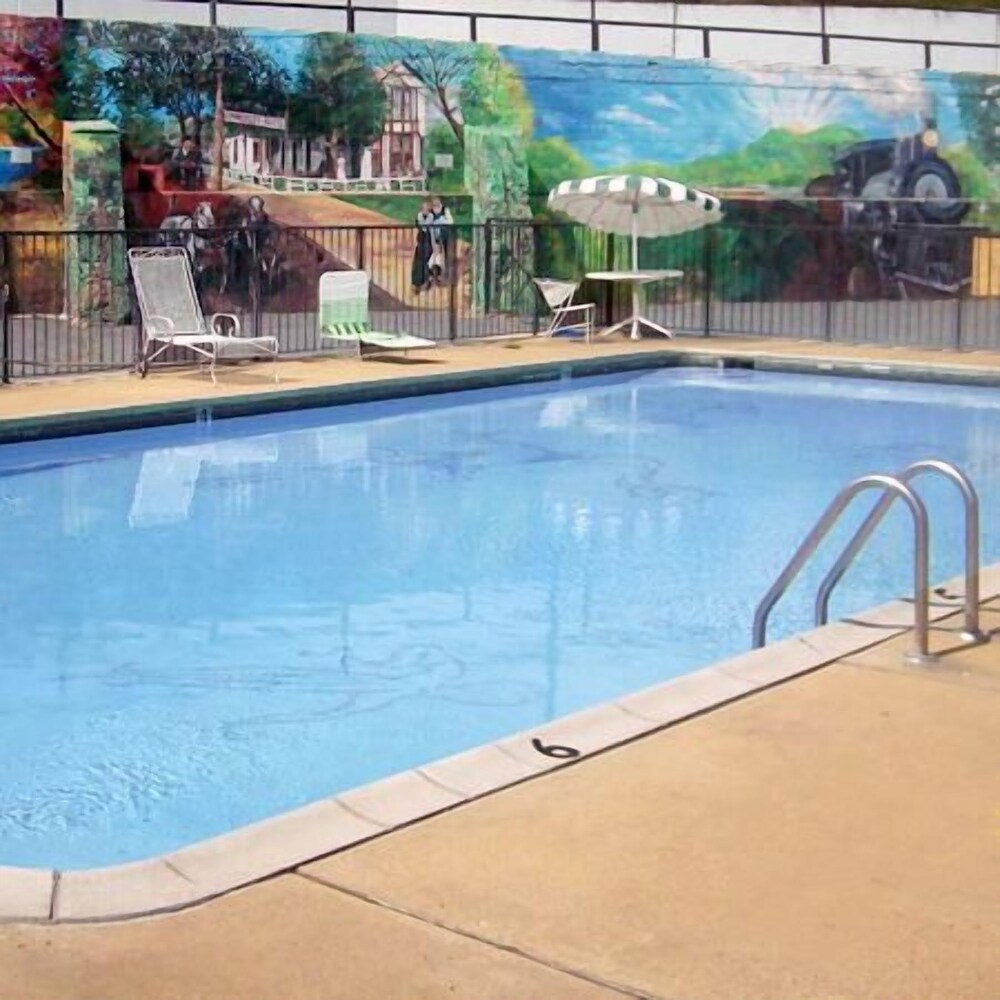 Family Budget Inn - photo 17