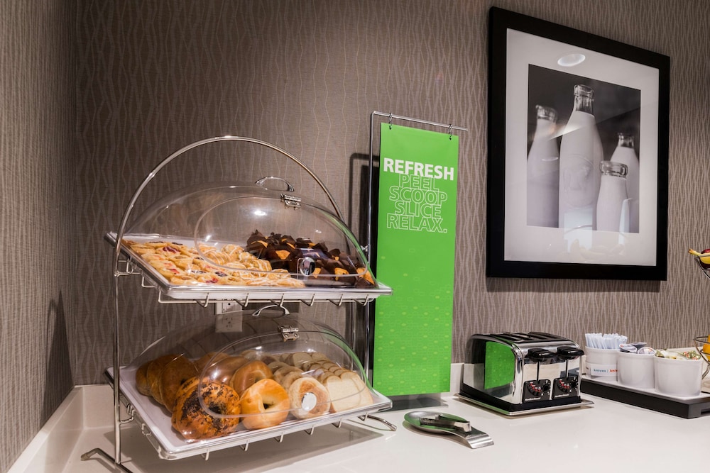 Hampton Inn & Suites Wixom - photo 44