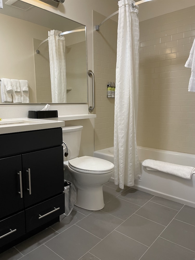 Candlewood Suites Chester Philadelphia International Airport by IHG - photo 27