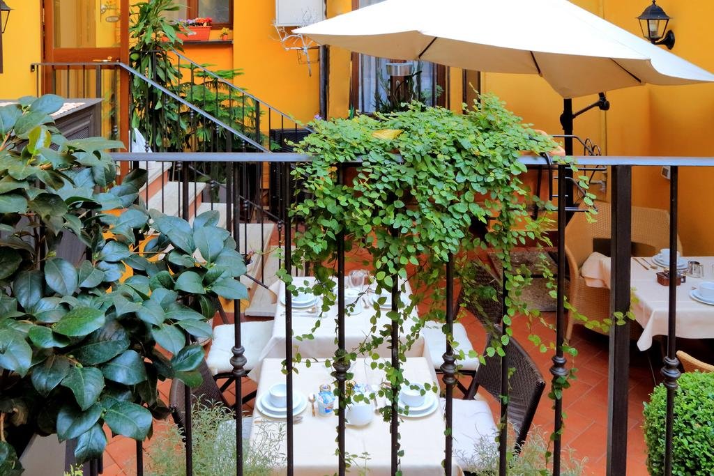 BB Eats And Sheets Colosseo - carbon neutral hotel in Rome