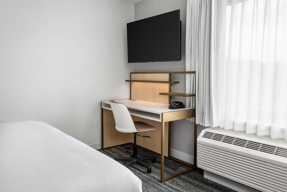 TownePlace Suites Iron Mountain - photo 4