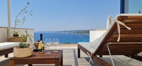 Bona Vitae Attico Vista Mare Castro — 4-Star Luxury Hotel in Vitigliano, Italy