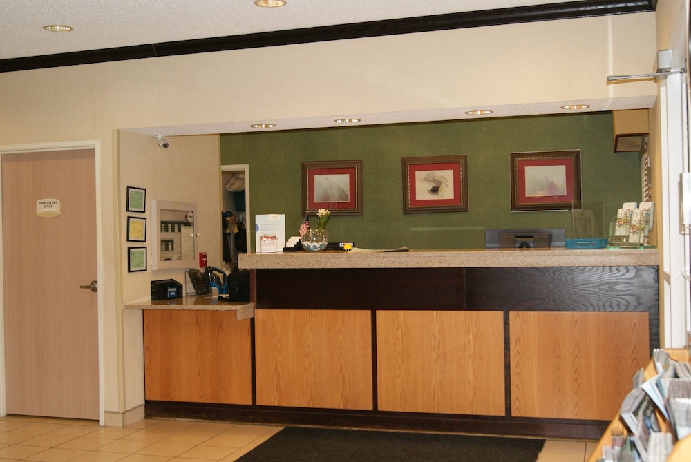 Baymont by Wyndham Coon Rapids - photo 2