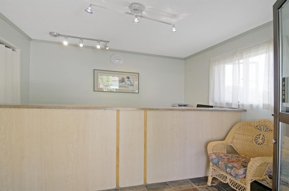 Canadas Best Value Desert Inn & Suites Cache Creek — Cache Creek — photo 2
