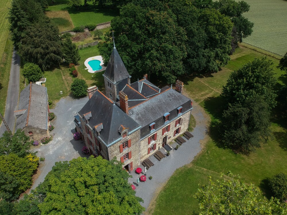 Domaine de La Briandais a place of electromagnetic sobriety — hotel in Missillac