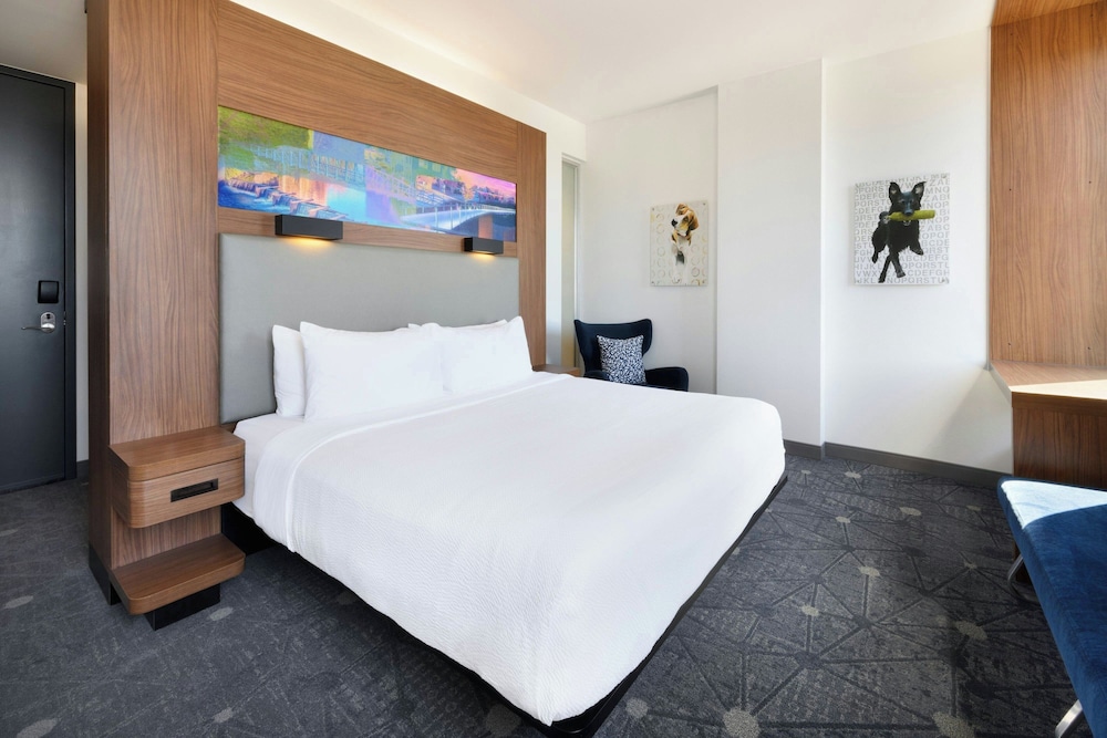 Aloft Greenville Downtown - photo 11
