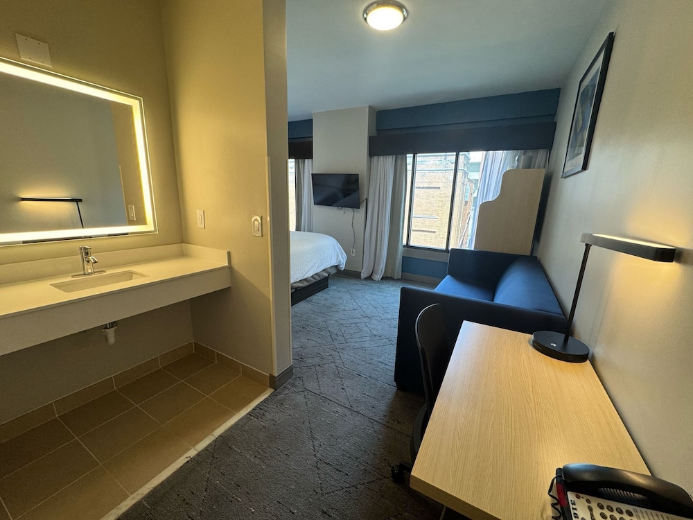Holiday Inn Express & Suites Atlanta Downtown by IHG - photo 92