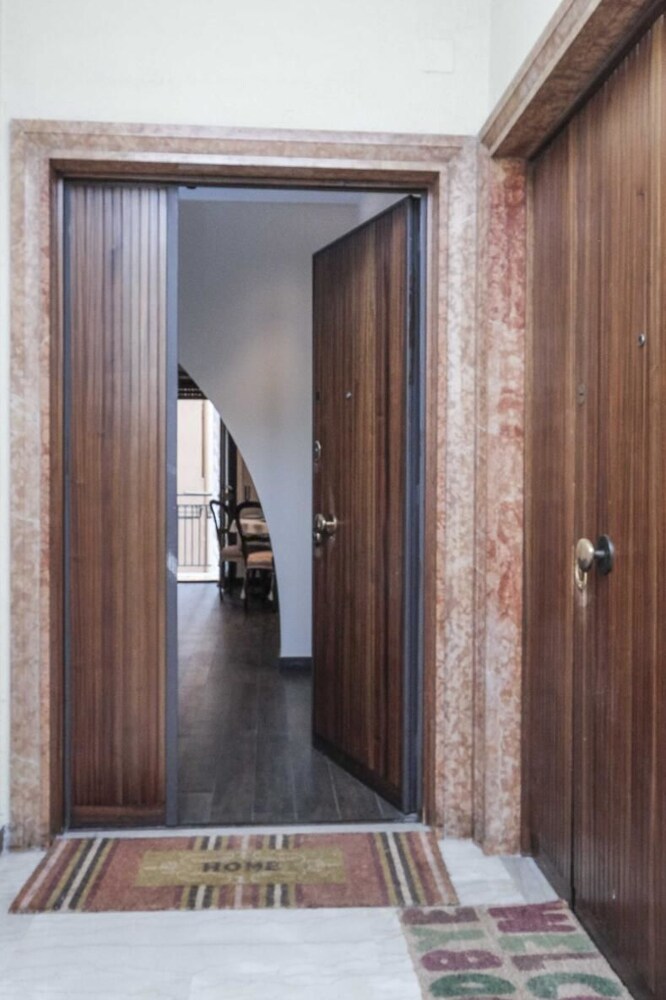 Monteverde 2BDR Family Apartment — 4-Star Luxury Hotel in Rome, Italy