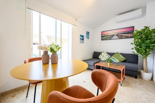 Cano Penthouse Terrace & 2 Min To the Beach by 10tosea in Fuengirola, Spain