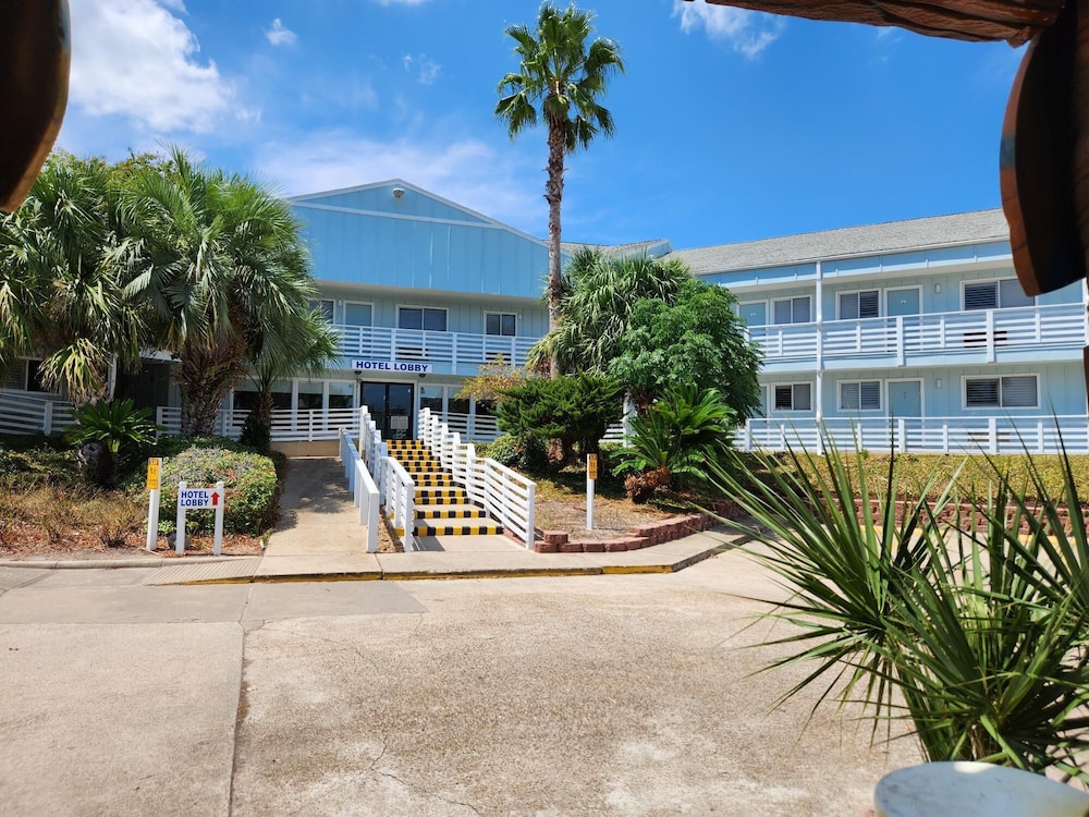 Inn at The Waterpark - photo 7