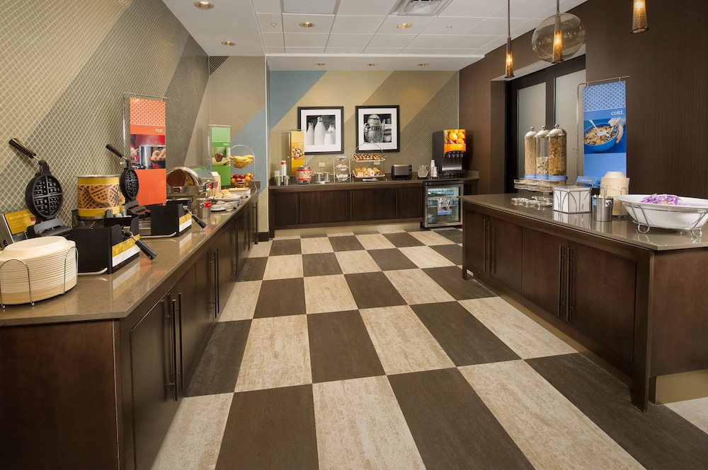 Hampton Inn & Suites San Antonio Downtown Market Square - photo 22