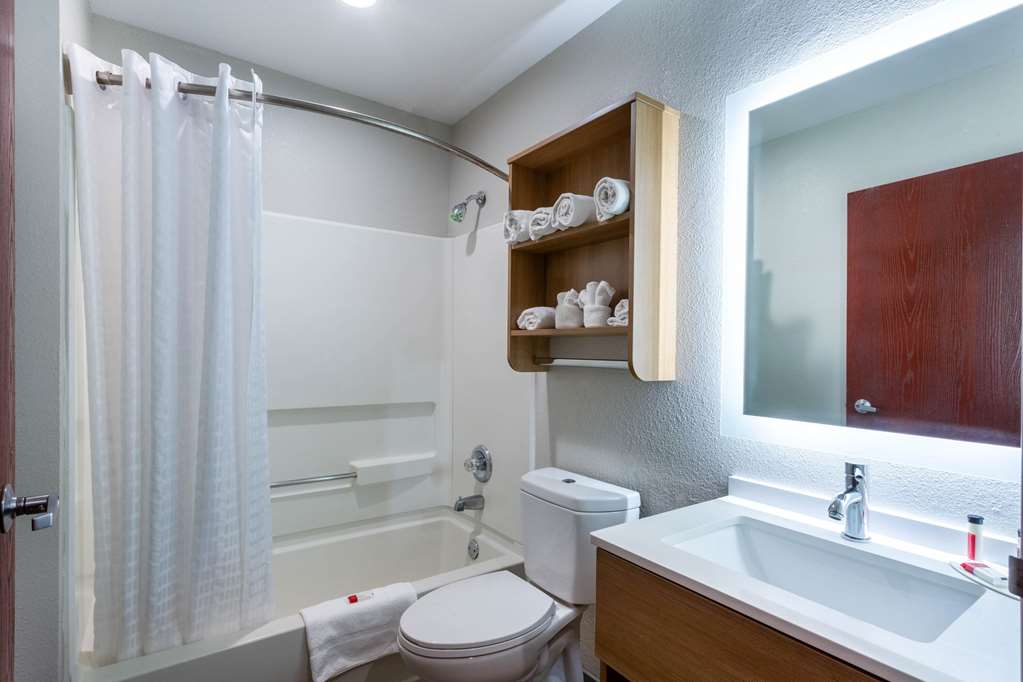 Microtel Inn & Suites by Wyndham Burlington - photo 10