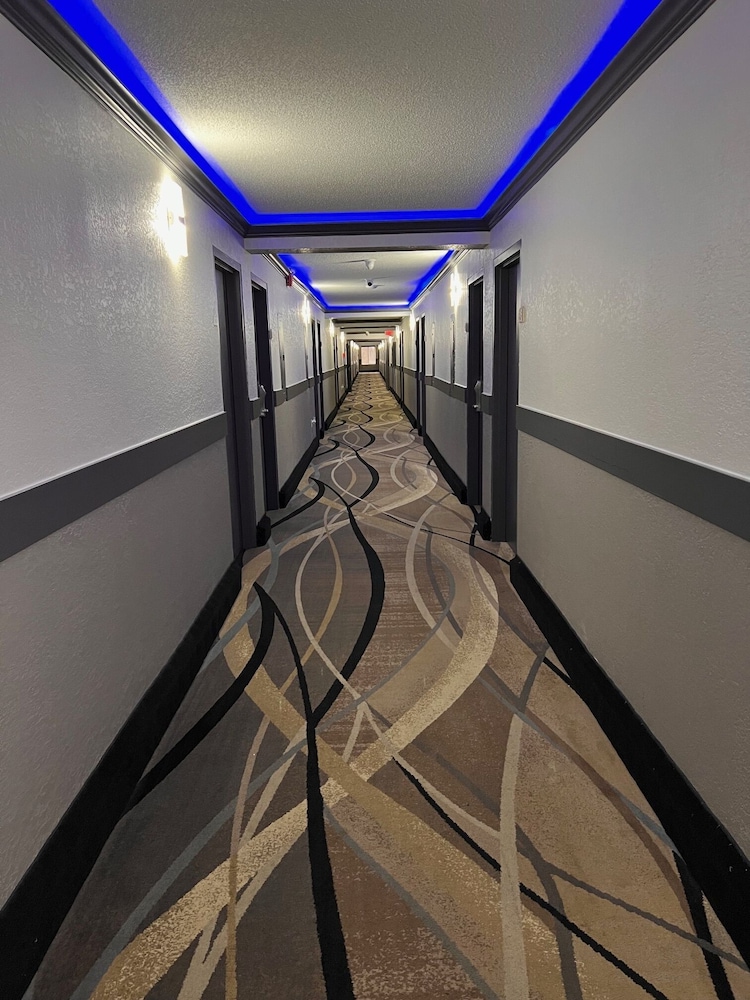 Days Inn by Wyndham Rock Falls - photo 55