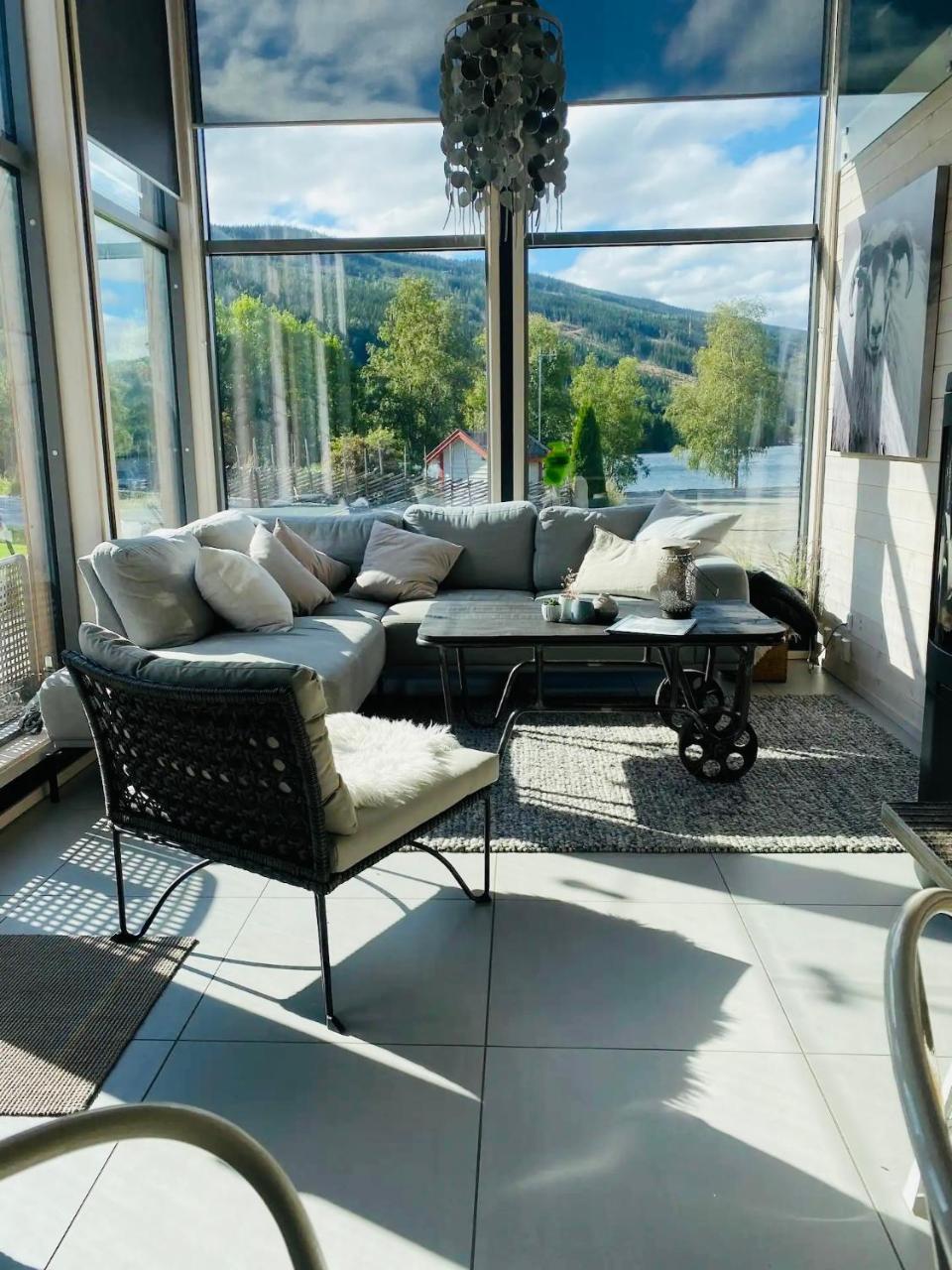 Delikat hytte omgitt av Hallingdals vakre fjell in Al, Norway