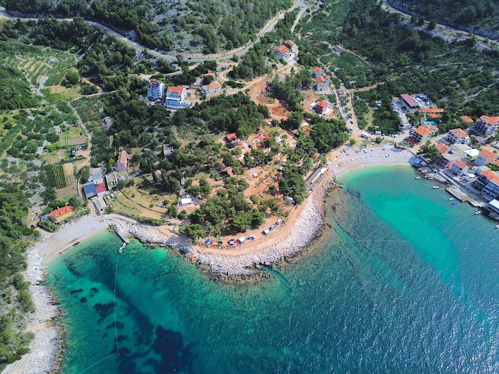 Apartments Lavanda — 5-Star Luxury Hotel in Milna, Croatia