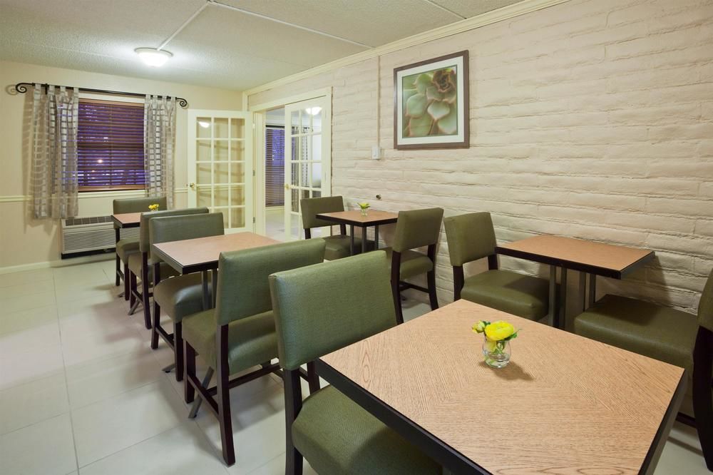 La Quinta Inn Chicago Oakbrook Terrace - photo 49