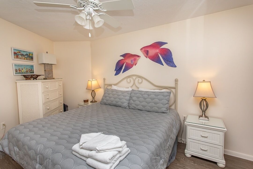 Royal Garden Resort 1406 2 Bedroom Condo by RedAwning - photo 2