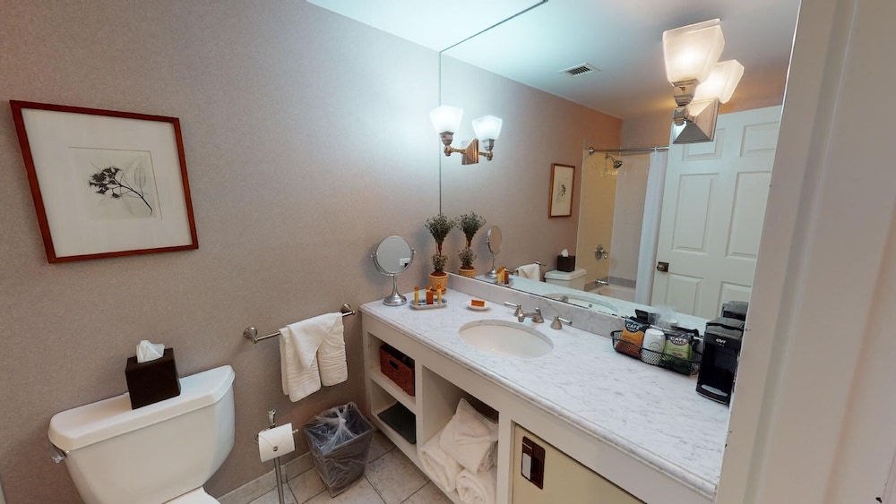 Simsbury Inn - photo 11