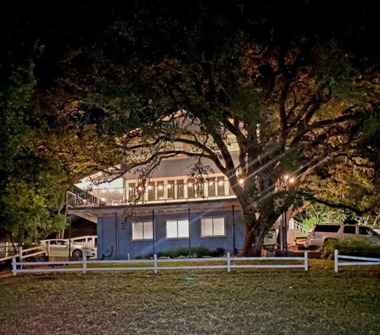 Blues Escape 4000 Sqft. a Few Steps To Canyon Lake - photo 8